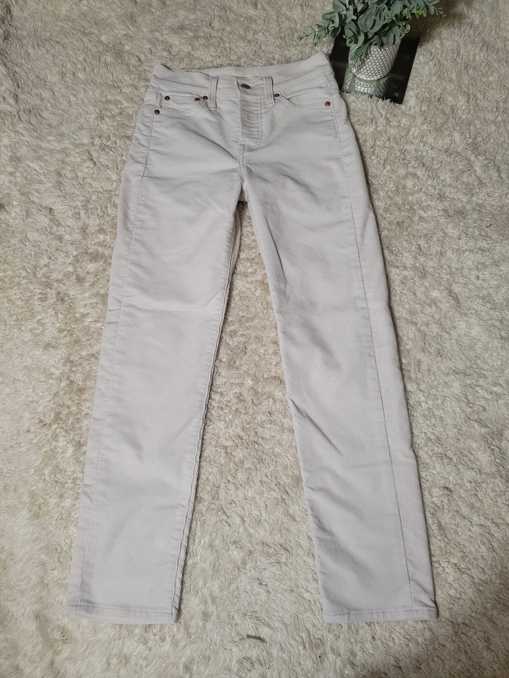 Levi's Premium Wedgie Straight Corduroy Jeans Edition Ivory/ Cream W24 X L25